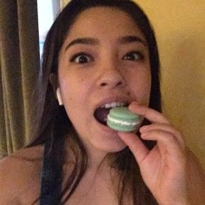 Meet your Posher, Mia